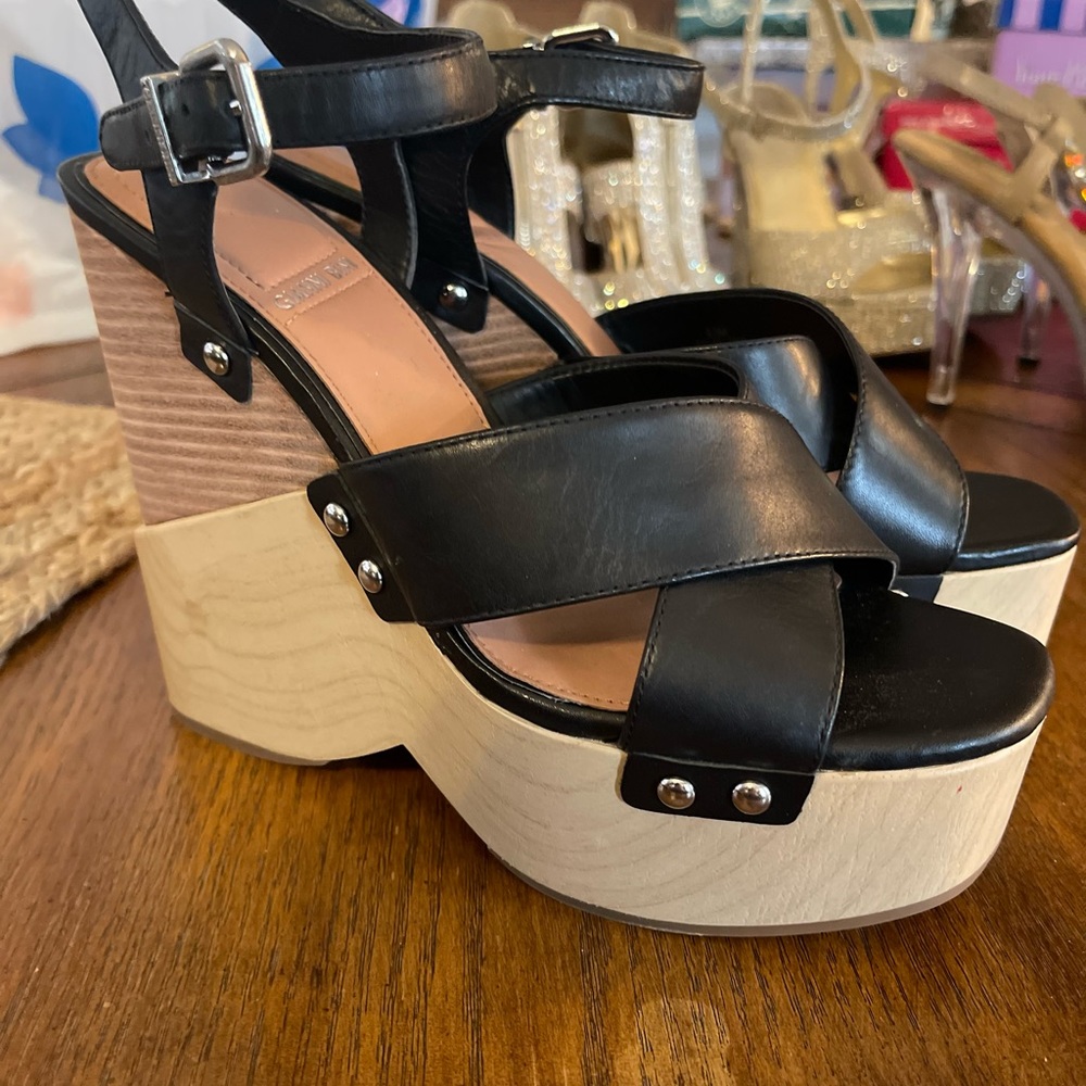Shoes wedge sandal 9.5 medium
